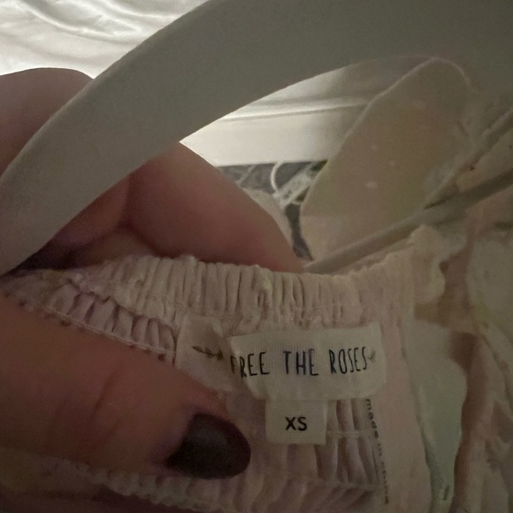 Free the Roses top - Picture 3 of 4